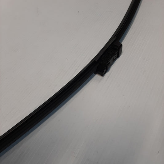 Genuine Left Wiper Blade - Citroen C4 Aircross / C-Crosser | 642304
